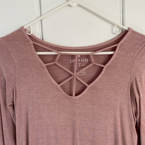 American Eagle Outfitters Tops - American Eagle Soft and Sexy Tee